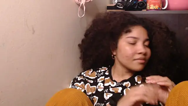 Snapshot of madelene chatting on November 17, 2025, 1:20 am madelene online show from November 17, 2025, 1:20 am