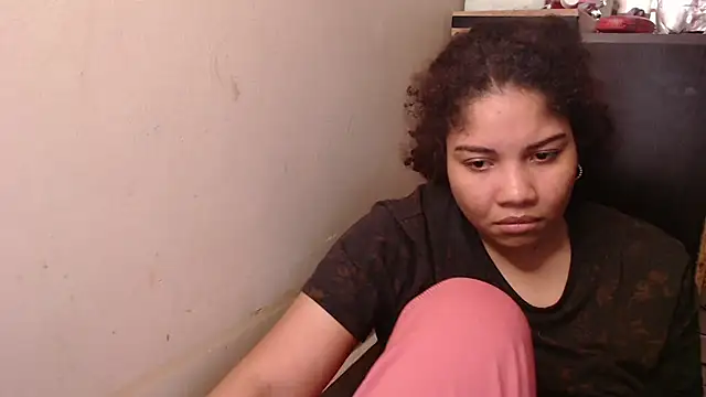 Snapshot of madelene chatting on November 3, 2025, 2:39 am madelene online show from November 3, 2025, 2:39 am