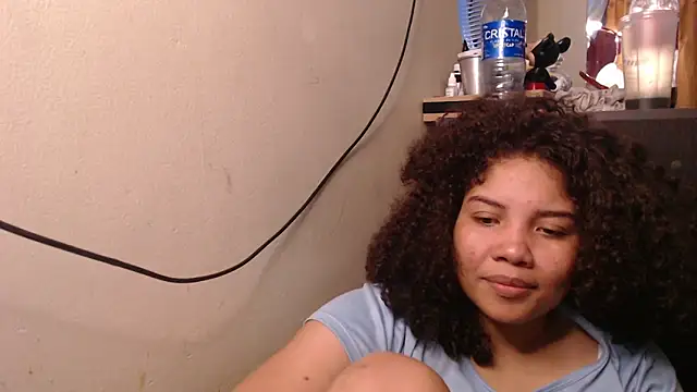 Snapshot of madelene chatting on December 4, 2025, 2:43 am madelene online show from December 4, 2025, 2:43 am
