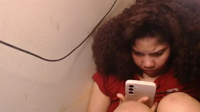 Snapshot of madelene chatting on November 29, 2025, 2:23 am madelene online show from November 29, 2025, 2:23 am