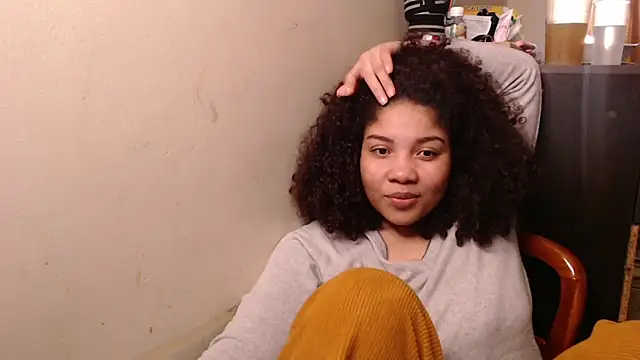 Snapshot of madelene chatting on October 23, 2025, 3:05 am madelene online show from October 23, 2025, 3:05 am