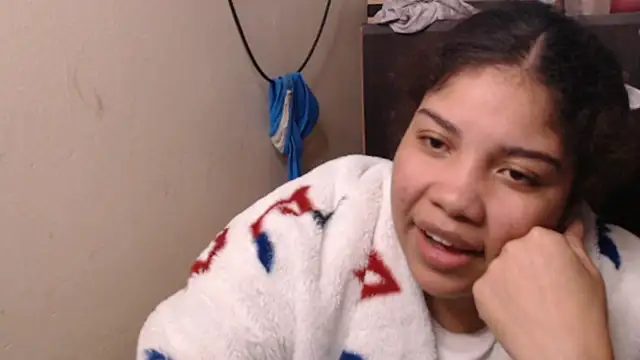 Snapshot of madelene chatting on November 25, 2025, 11:37 pm madelene online show from November 25, 2025, 11:37 pm