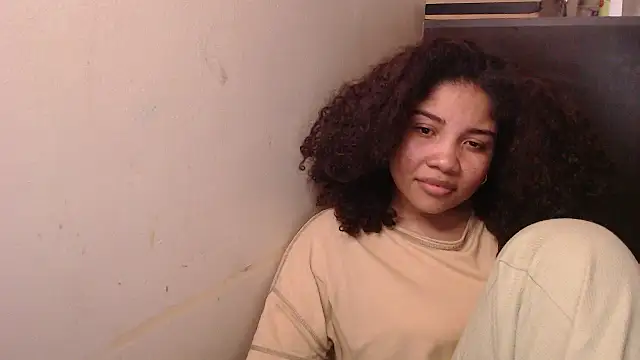 Snapshot of madelene chatting on November 4, 2025, 2:04 am madelene online show from November 4, 2025, 2:04 am
