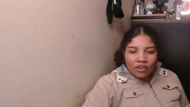 Snapshot of madelene chatting on November 7, 2025, 11:30 pm madelene online show from November 7, 2025, 11:30 pm