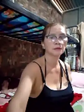 SexyHottMom online show from May 17, 2026, 1:38 am