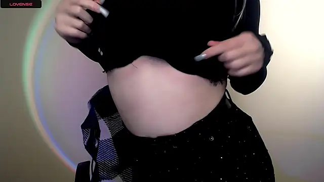 Snapshot of AliceHotty_ chatting on October 25, 2025, 10:14 am AliceHotty online show from October 25, 2025, 10:14 am