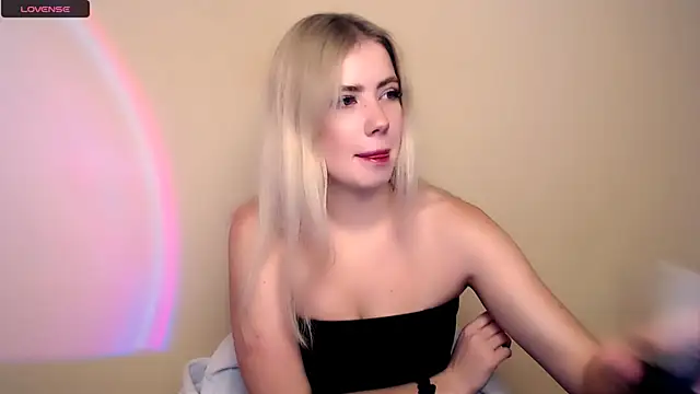 Snapshot of AliceHotty_ chatting on November 20, 2025, 9:21 am AliceHotty online show from November 20, 2025, 9:21 am