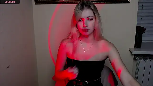 Snapshot of AliceHotty_ chatting on December 18, 2025, 7:46 am AliceHotty online show from December 18, 2025, 7:46 am