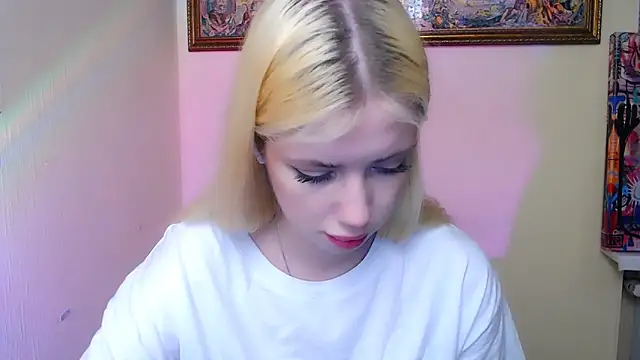 AliceHotty  online show from April 13, 2026, 9:46 am