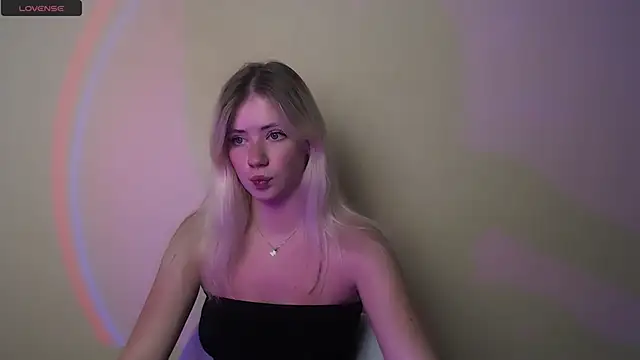 Snapshot of AliceHotty_ chatting on September 23, 2025, 12:34 pm AliceHotty online show from September 23, 2025, 12:34 pm