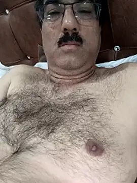 moonflower25 online show from December 15, 2025, 2:06 am