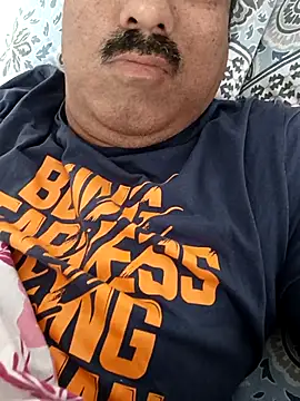 moonflower25 online show from February 25, 2026, 2:45 am