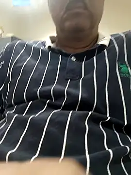 Snapshot of moonflower25 chatting on November 8, 2025, 4:49 am moonflower25 online show from November 8, 2025, 4:49 am