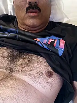 Snapshot of moonflower25 chatting on December 2, 2025, 6:15 am moonflower25 online show from December 2, 2025, 6:15 am