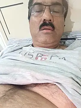 Snapshot of moonflower25 chatting on November 14, 2025, 6:44 pm moonflower25 online show from November 14, 2025, 6:44 pm