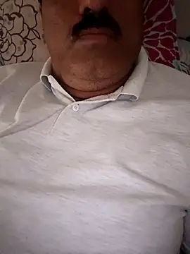 Snapshot of moonflower25 chatting on October 8, 2025, 3:52 am moonflower25 online show from October 8, 2025, 3:52 am