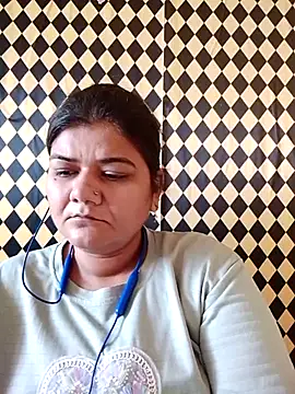 Snapshot of Meenu_tiwari chatting on October 3, 2025, 9:33 am Meenu tiwari online show from October 3, 2025, 9:33 am