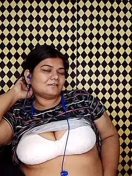 Snapshot of Meenu_tiwari chatting on October 5, 2025, 9:16 pm Meenu tiwari online show from October 5, 2025, 9:16 pm