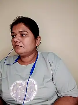 Snapshot of Meenu_tiwari chatting on October 8, 2025, 6:41 pm Meenu tiwari online show from October 8, 2025, 6:41 pm