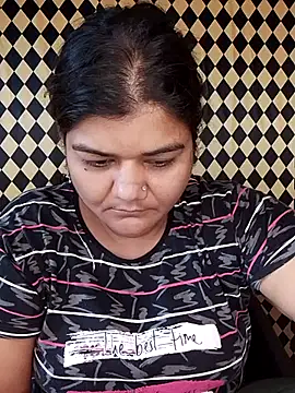 Snapshot of Meenu_tiwari chatting on September 21, 2025, 8:52 am Meenu tiwari online show from September 21, 2025, 8:52 am