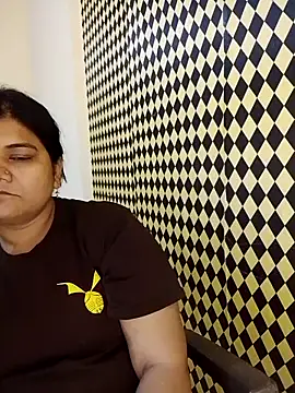 Snapshot of Meenu_tiwari chatting on October 14, 2025, 6:52 pm Meenu tiwari online show from October 14, 2025, 6:52 pm