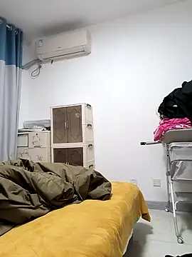 huanhuanaaaaa online show from March 17, 2026, 1:25 pm