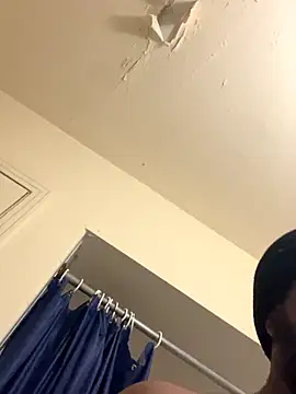 Snapshot of ThickDic28 chatting on October 31, 2025, 10:38 pm ThickDic28 online show from October 31, 2025, 10:38 pm