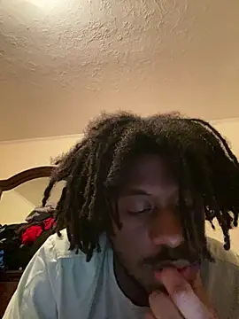 Snapshot of ThickDic28 chatting on December 19, 2025, 5:32 am ThickDic28 online show from December 19, 2025, 5:32 am