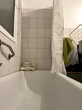 Emilia Mausi online show from November 27, 2025, 8:20 pm