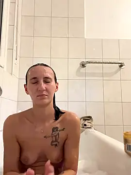 Emilia Mausi online show from September 21, 2025, 6:57 pm