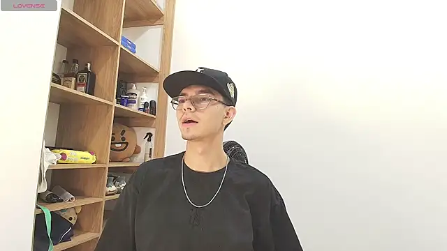 Snapshot of ace_xero_ chatting on June 8, 2026, 1:00 am ace xero online show from June 8, 2026, 1:00 am