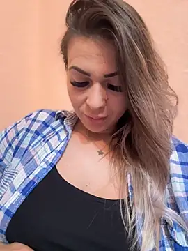 iSelena online show from October 30, 2025, 5:17 am