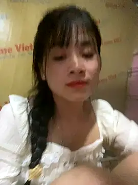 Snapshot of One-nice chatting on October 18, 2025, 1:57 pm One-nice online show from October 18, 2025, 1:57 pm