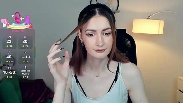 Snapshot of EasterBlink chatting on November 27, 2025, 10:59 am EasterBlink online show from November 27, 2025, 10:59 am