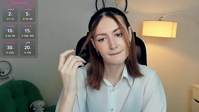 Snapshot of EasterBlink chatting on November 22, 2025, 11:09 am EasterBlink online show from November 22, 2025, 11:09 am