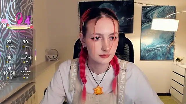 Snapshot of EasterBlink chatting on October 5, 2025, 12:07 pm EasterBlink online show from October 5, 2025, 12:07 pm