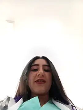 CAROLINE  07 online show from May 13, 2026, 1:18 pm