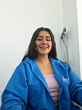 CAROLINE  07 online show from November 27, 2025, 12:38 pm