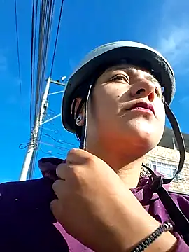 CAROLINE  07 online show from September 23, 2025, 12:56 pm