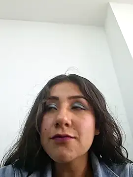 CAROLINE  07 online show from December 5, 2025, 2:15 pm