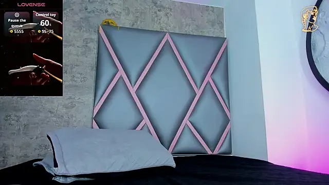  Leohot  online show from February 19, 2026, 3:25 am