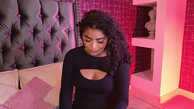 Snapshot of Carly_Monroe_ chatting on September 10, 2025, 10:09 pm Carly Monroe online show from September 10, 2025, 10:09 pm
