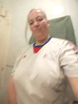 Feelineducentre online show from March 13, 2026, 6:02 pm