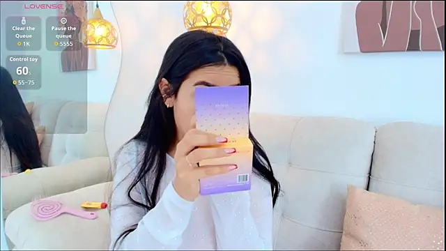 Snapshot of Alana-Jones chatting on December 3, 2025, 2:16 pm Alana-Jones online show from December 3, 2025, 2:16 pm