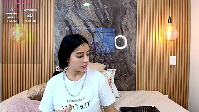 Snapshot of Alana-Jones chatting on November 11, 2025, 2:45 pm Alana-Jones online show from November 11, 2025, 2:45 pm