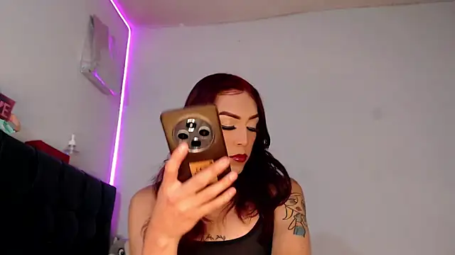 Megan Gil  online show from March 7, 2026, 10:15 pm