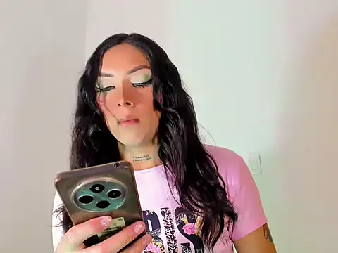 Snapshot of Megan_Gil_ chatting on September 19, 2025, 4:27 am Megan Gil online show from September 19, 2025, 4:27 am