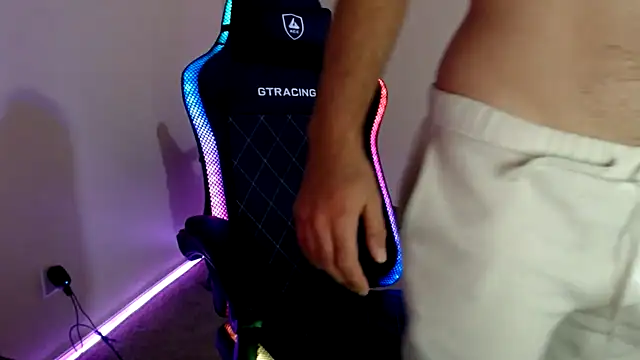 Snapshot of TypicalDepot5 chatting on November 7, 2025, 12:37 am TypicalDepot5 online show from November 7, 2025, 12:37 am