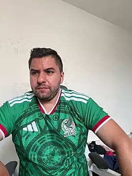 raulgzz4 online show from June 25, 2026, 4:56 pm