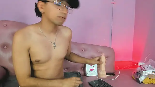 Snapshot of AxelAndJeremy chatting on October 13, 2025, 2:57 am AxelAndJeremy online show from October 13, 2025, 2:57 am